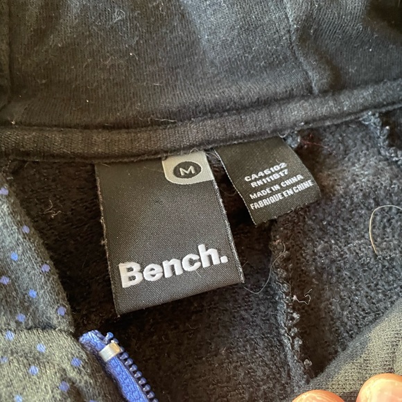 🎁3/$30 Bench Hoodie - Picture 3 of 4